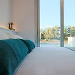 Apartment Phaedrus Living *