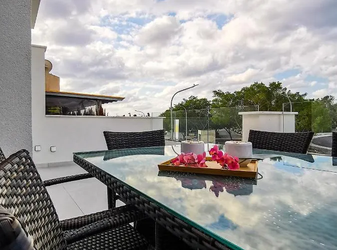 Apartamento Phaedrus Living