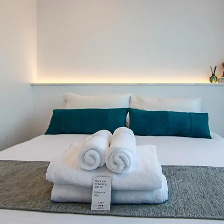 Phaedrus Living - Seaside Deluxe Flat Harbour 107