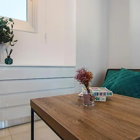 Phaedrus Living - Seaside Deluxe Flat Harbour 107 Paphos