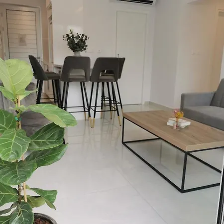 Phaedrus Living - Seaside Deluxe Flat Harbour 107 *